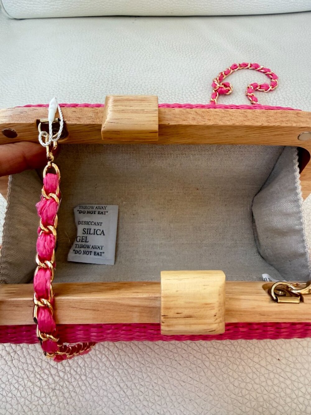 NWT TOMMY BAHAMA WOVEN RAFFIA CLUCTH STRAW FUSCHIA PINK BAG CROSSBODY - Picture 5 of 6